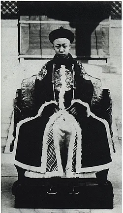 即位の告天礼に臨む宣統帝(1917年)