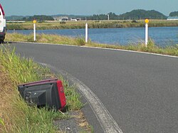 不法投棄されたブラウン管テレビ