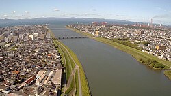 滝尾橋付近から下流を望む