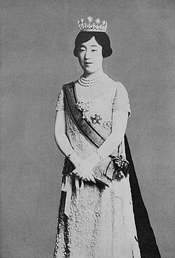 香淳皇后:昭和天皇の皇后としての生涯と足跡