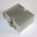 熱源に接する面から垂直にフィンを並べた例