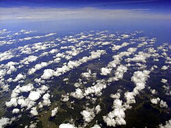 航空機から見た積雲の列