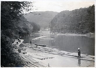 1912年当時の筏流しの様子