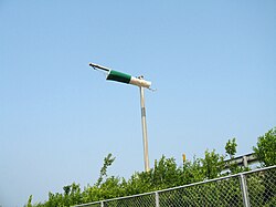 高速道路に設置されている吹き流し