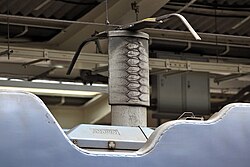 アウターチューブ側面に渦流生成器を備える新幹線500系電車のT形パンタグラフ
