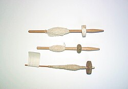 スピンドル3種。下に重りがつけられている