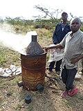 ドラム缶を使った炭焼き機