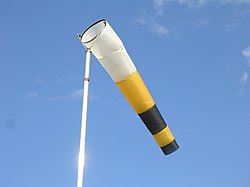 吹き流しの風の受け口。リングがあるのが見て取れる。