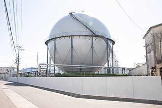金沢工業大学 と民間企業との共同開発を行った「 塀のねっこ 」。耐震振動試験を国内では唯一実施しているプレキャストコンクリート塀製品。