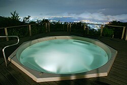ジャグジー浴槽
