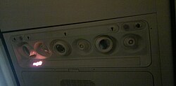 ボーイング737-800の乗客用座席の頭上に装備されているガスパー