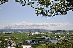 高知平野東部(香長平野)と南国市街遠景