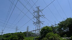 変電所と鉄塔