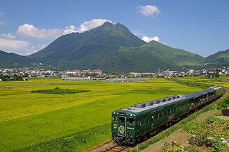 大分県由布市の概要と歴史的背景
