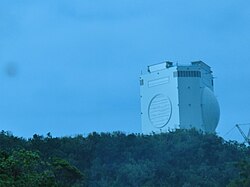 与座岳分屯基地のJ/FPS-5レーダー