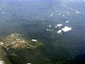 吾妻小富士の火口と火口湖五色沼