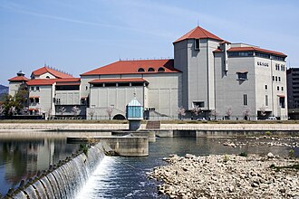 宝塚市：兵庫県の文化と住宅の都市