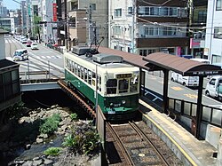 長崎市の 崇福寺停留場 付近の銅座川。ここから道路の下を通る暗渠となっている。