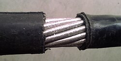 アルミ導体架橋ポリエチレン絶縁電線
