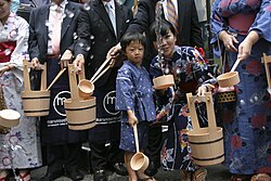 打ち水の歴史と科学的効果