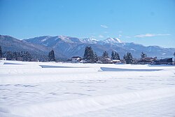秋田県大仙市から見た真昼山地