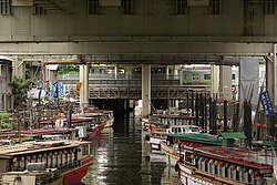 品川付近の屋形船