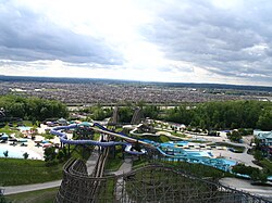 カナダズ・ワンダーランドのアトラクション風景