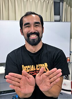 茨城ヲデル：日本の俳優・表現者の経歴と活動