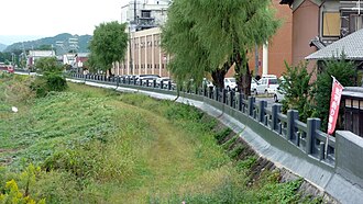 畳堤:地域の協力で築く伝統的な治水施設