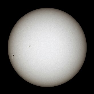 太陽:太陽系の中心をなす恒星の構造と物理的性質