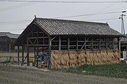 玉ねぎ小屋のある景観