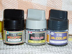 プラスチックモデル用の油性アクリル樹脂塗料