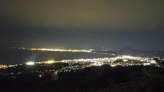 夜間に十文字原展望台から見渡す市街地の夜景