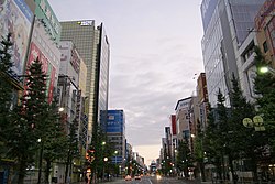 秋葉原:電気街から観光地・オフィス街への変遷