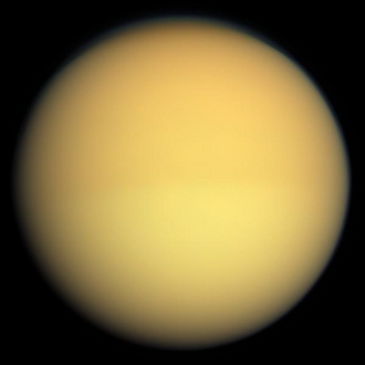 土星最大の衛星タイタン:濃密な大気とメタン循環を持つ天体