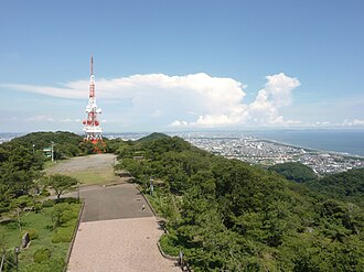 神奈川県平塚市と大磯町にまたがる景勝地・湘南平の概要と歴史