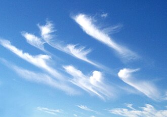 鉤状雲(巻雲の一種)の概要と特徴