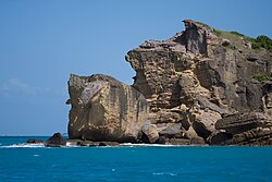 岩石海岸の地形的特徴と侵食プロセス