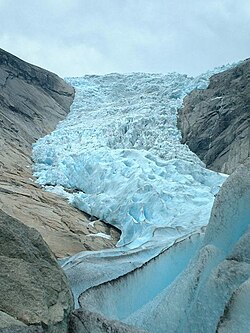 ノルウェーのブリックスダール氷河