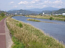 天降川の地理、歴史、産業の概要